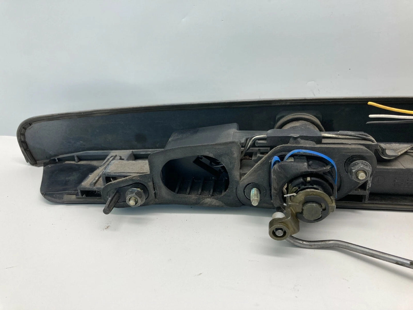 1998 1999 2000 VOLVO S70 TRUNK LID HANDLE MOLDING LICENSE PLATE LIGHT LAMP OEM