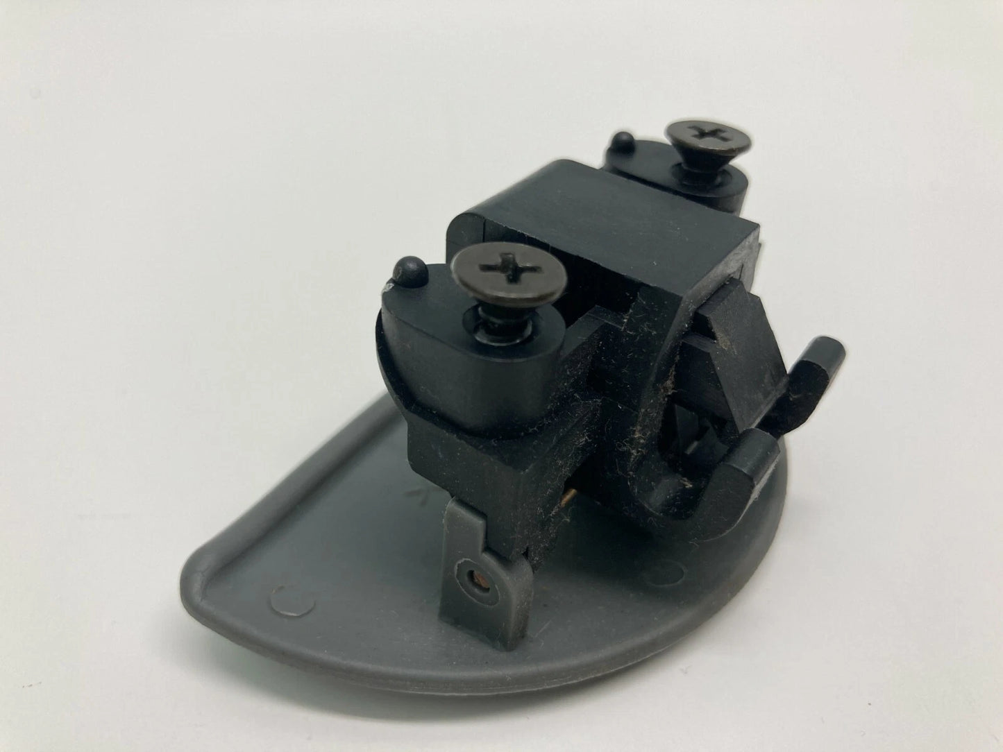 2004 2005 CHEVROLET AVEO DASH GLOVE BOX COMPARTMENT LATCH LOCK HANDLE OEM