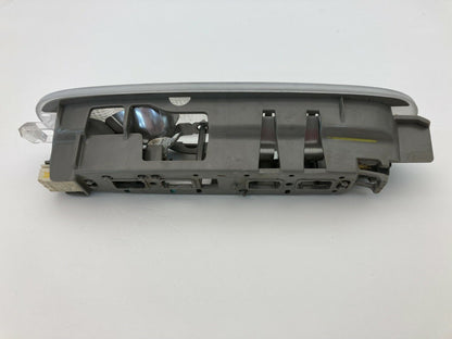 04 Rainier 02-04 Trailblazer Front Door Overhead Roof Courtesy Dome Light Lamp