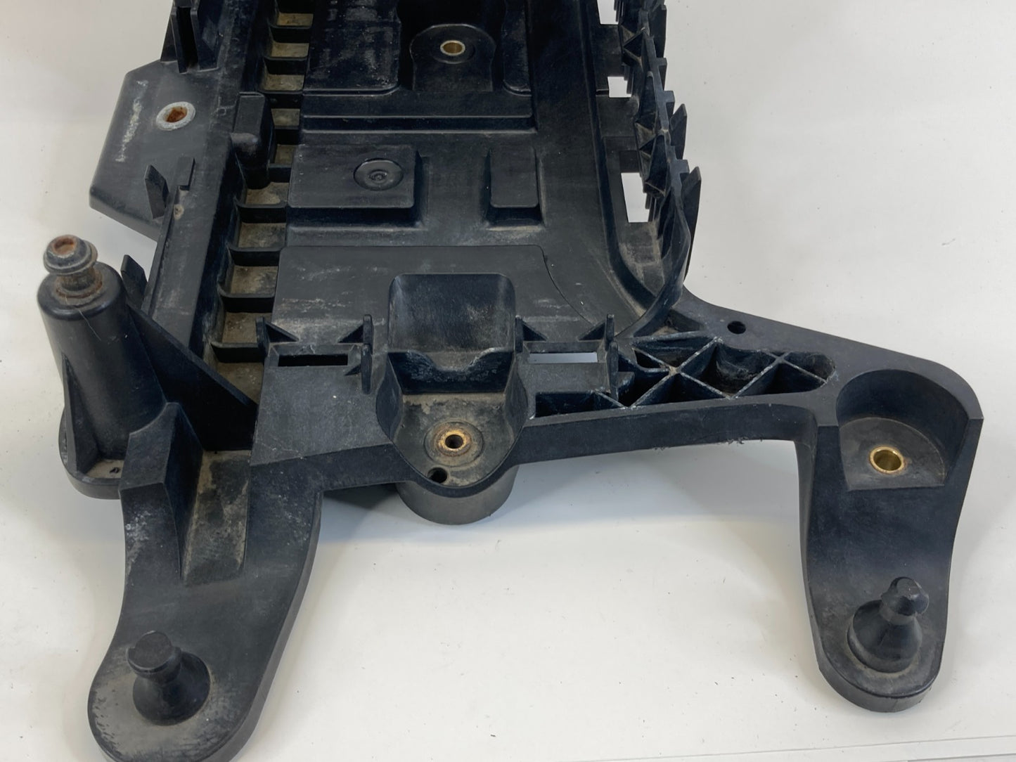 09-17 Volkswagen CC 05-18 Jetta Battery Tray Holder Support Bracket 3C0915336