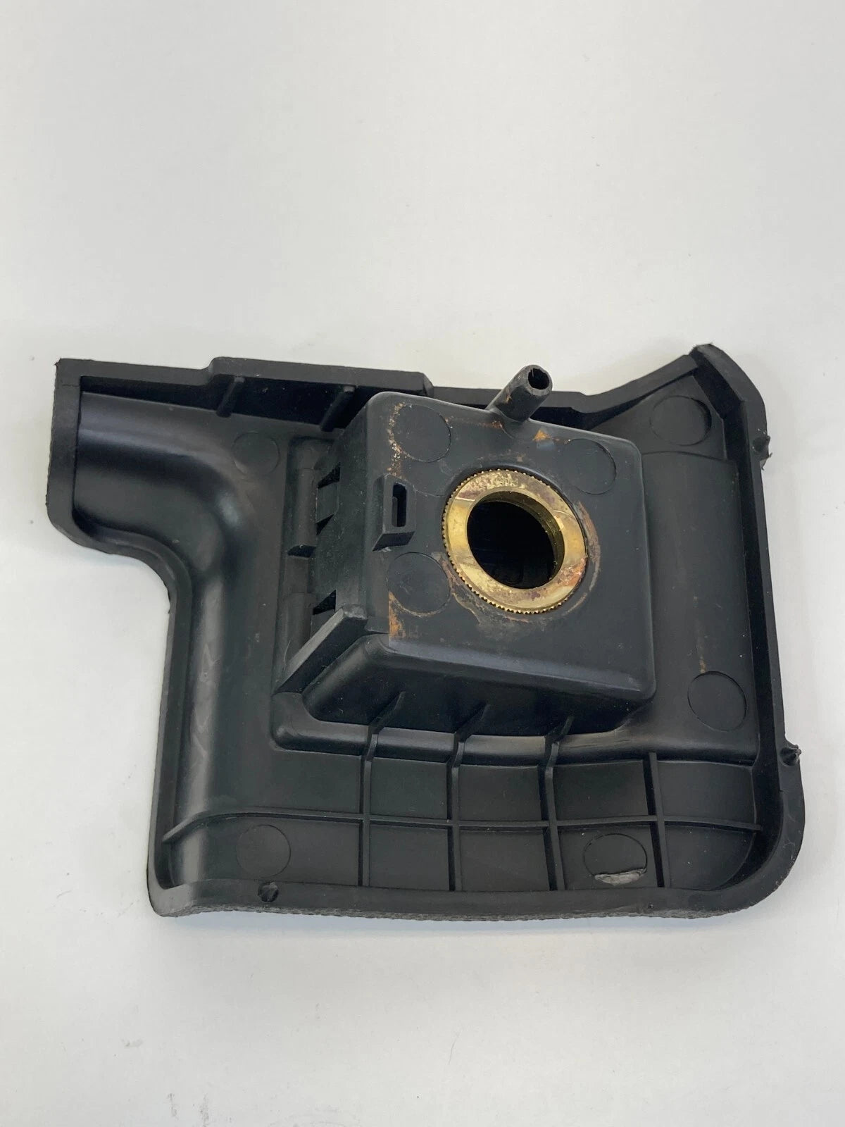 2010-2017 CHEVROLET CHEVY EQUINOX LOWER RIGHT SIDE FLOOR BOLT COVER CAP TRIM OEM