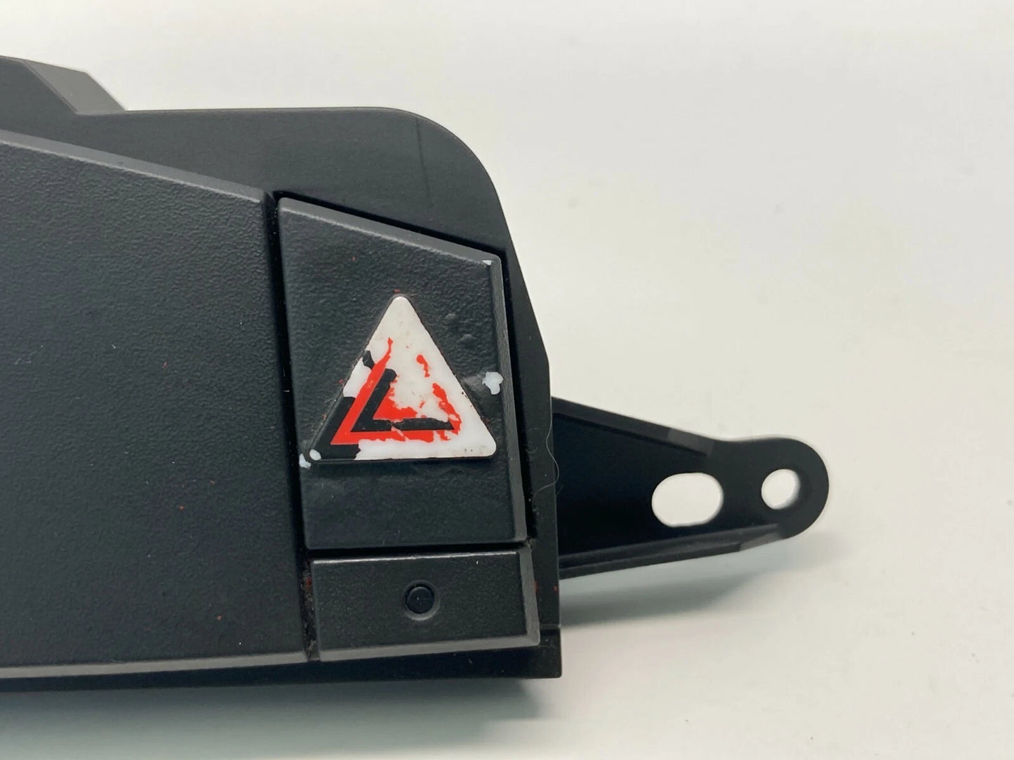 04-07 CHRYSLER PACIFICA DASH ANALOG CLOCK INFO MENU HAZARD SWITCH P05082043AB
