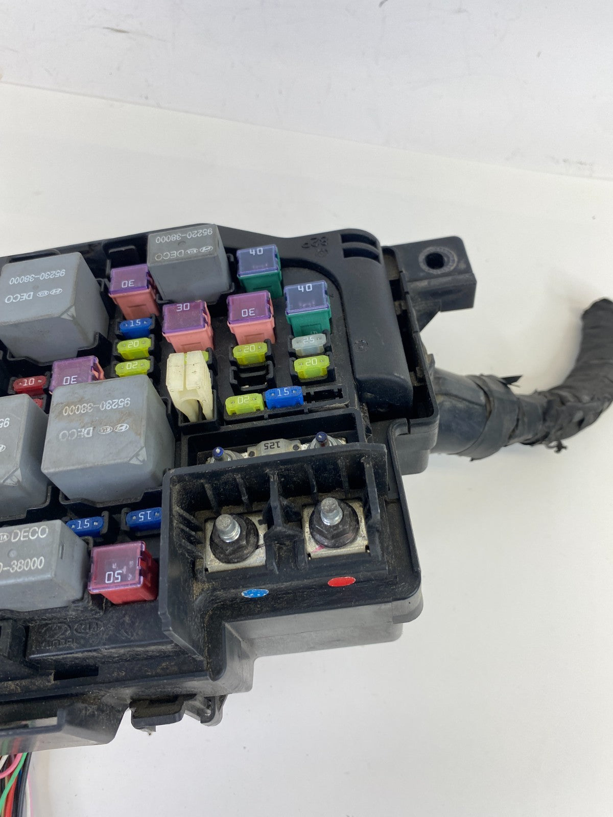 2006-2008 Kia Optima 2.4L 16V FWD Engine Compartment Junction Fuse Relay Box