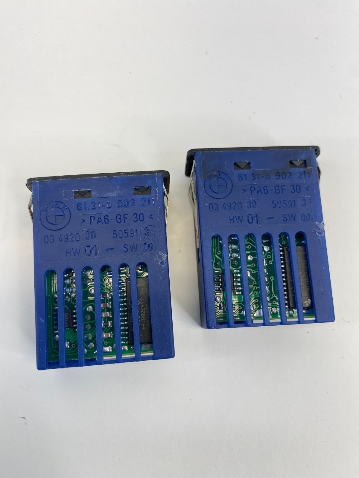 03-09 Range Rover Center Console Left & Right Rear Seat Heater Control Switch