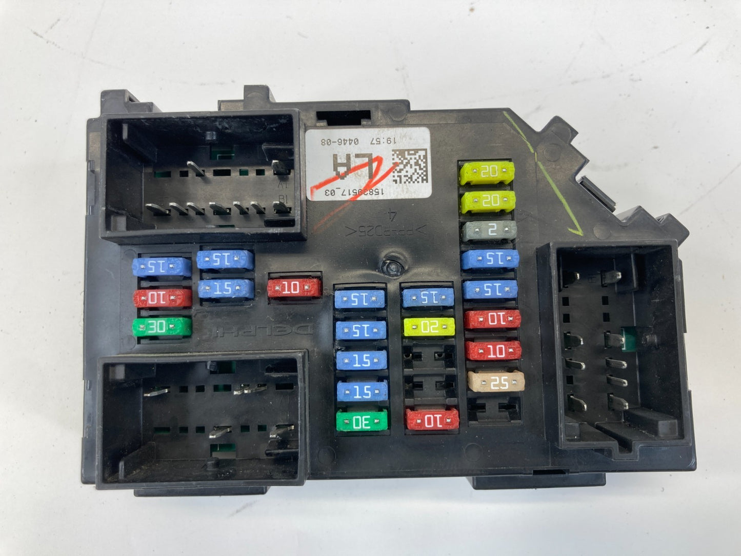 2007 GMC Yukon Chevy Tahoe Instrument Panel Fuse Relay Box Compartment 15839517