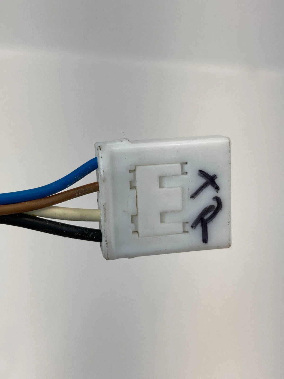 2007-2010 HYUNDAI ELANTRA SEDAN REAR RIGHT TAIL LIGHT TAILLIGHT WIRING CONNECTOR