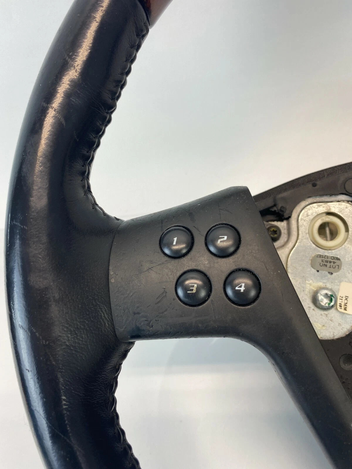 2004-2007 CADILLAC CTS LEFT STEERING WHEEL W/ AUDIO SWITCH LEATHER WOOD 21994384