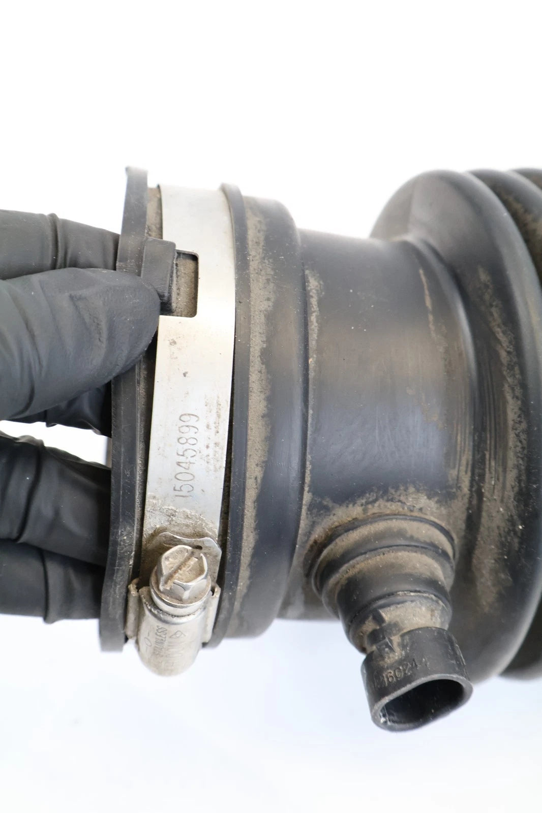 2002-2005 ENVOY TRAILBLAZER 4.2L AIR INTAKE CLEANER DUCT TUBE HOSE 15181115 OEM