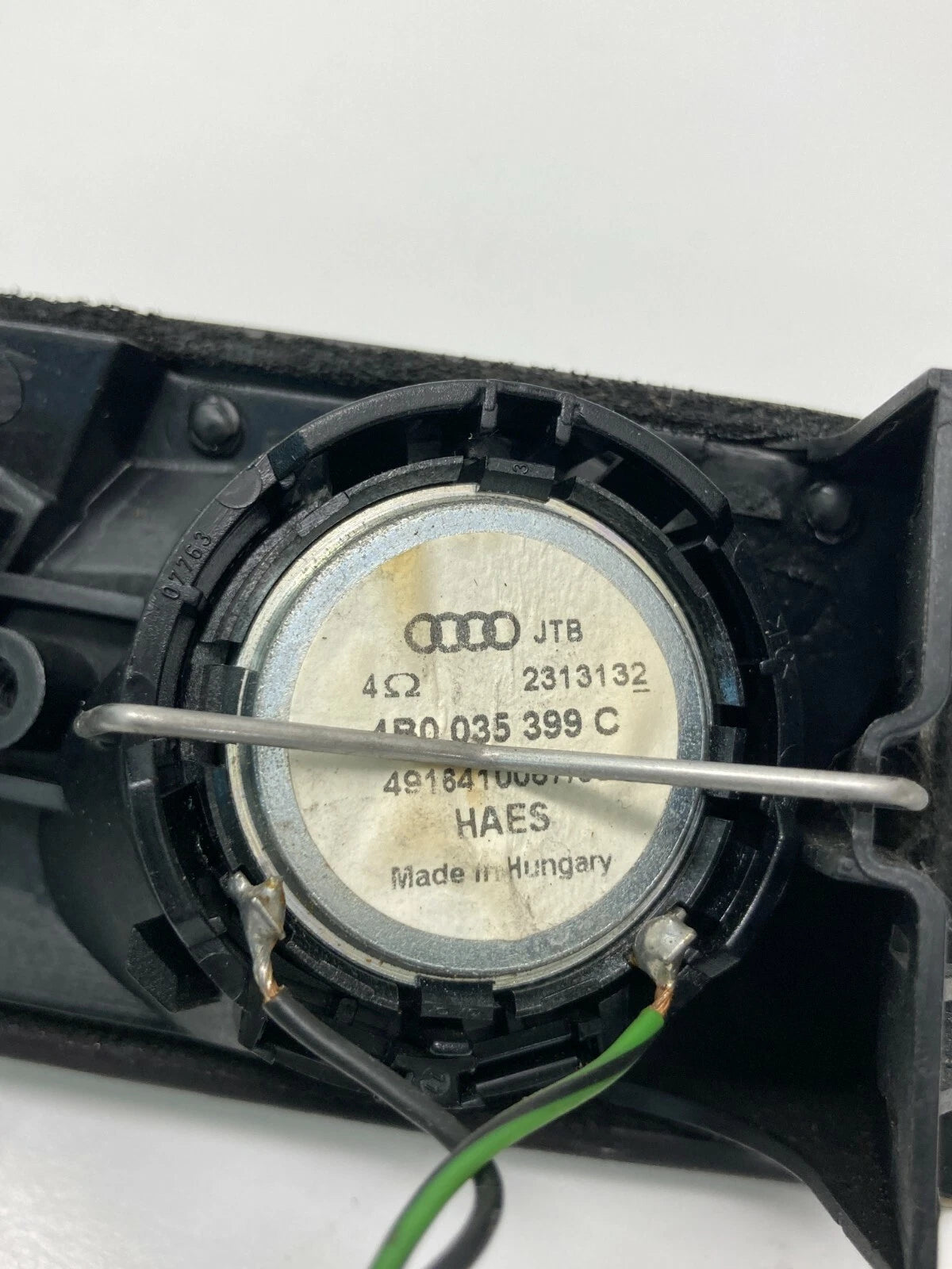 2002-2004 AUDI A6 FRONT RIGHT PASSENGER SIDE INSIDE INNER DOOR HANDLE W SPEAKER