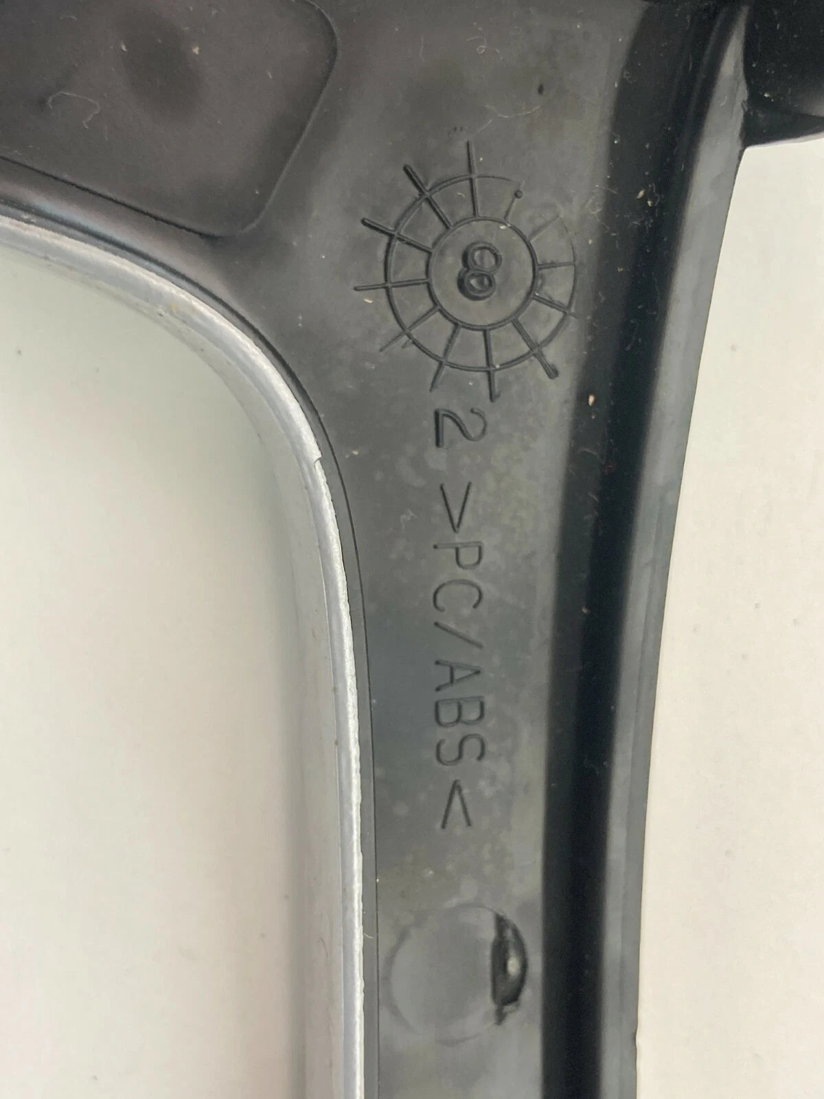 2008 08 CHEVROLET CHEVY EQUINOX LS LEFT STEERING WHEEL COVER TRIM BEZEL 30377301