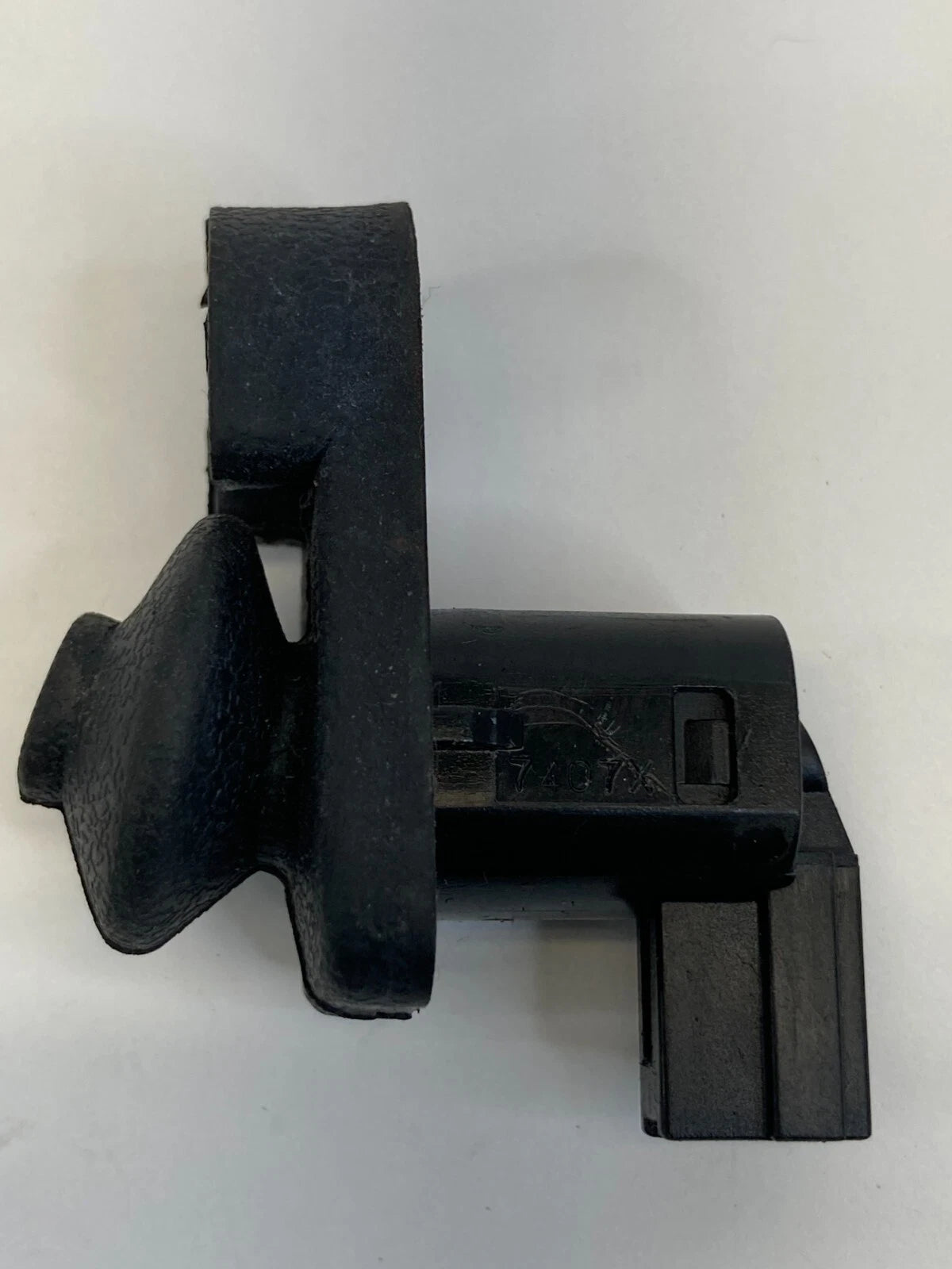 07-12 VERSA 08-11 NISSAN ROGUE REAR LEFT DOOR COURTESY LIGHT AJAR JAMB SWITCH