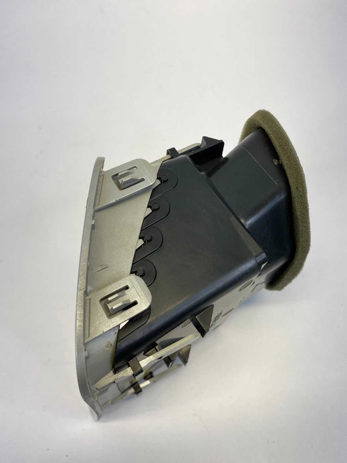 2010-2017 CHEVROLET EQUINOX LEFT SIDE DASH AIR VENT OUTLET GRAY 20862307 OEM