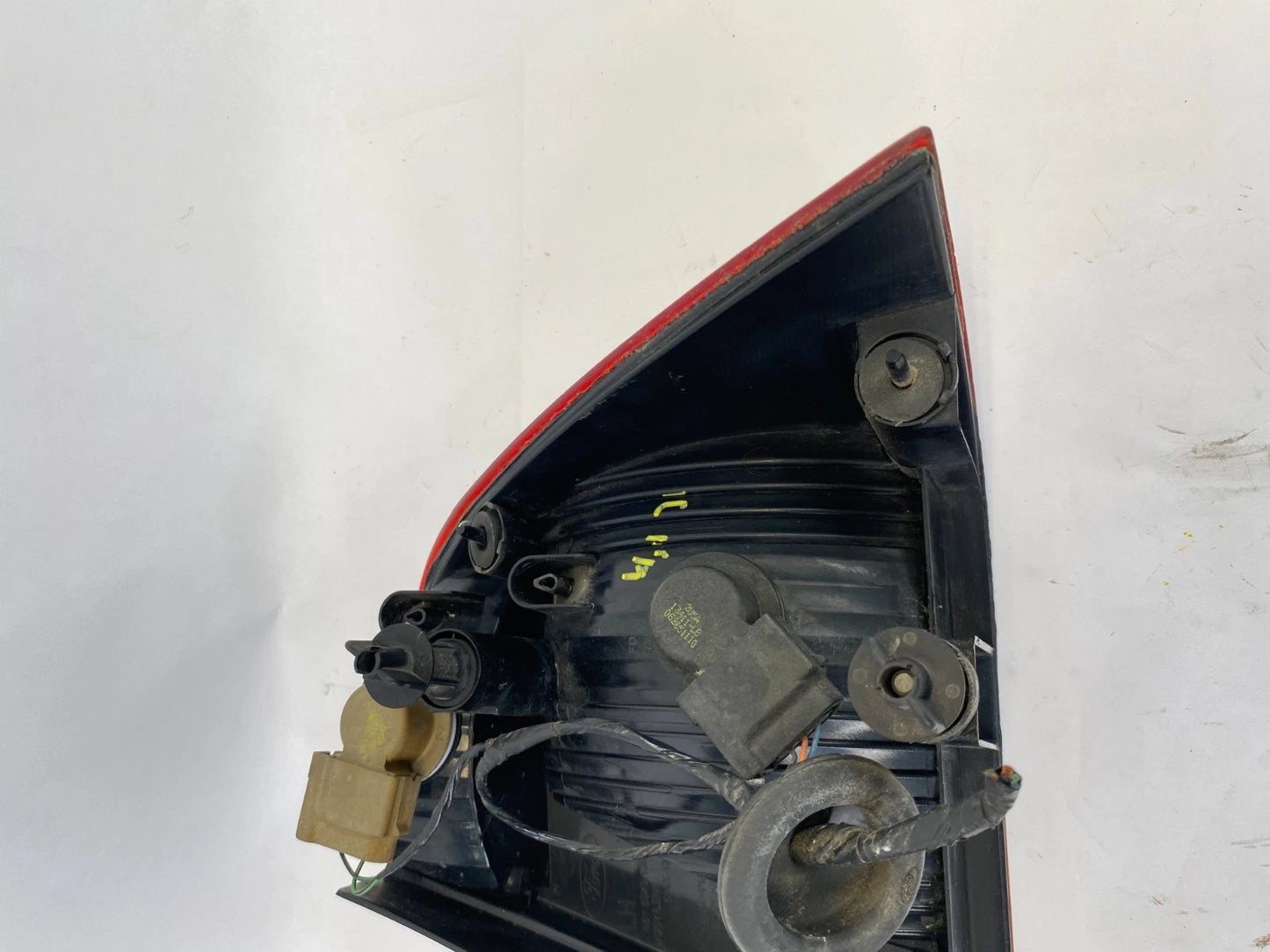 2005-2007 FORD FOCUS SEDAN LEFT DRIVER SIDE TAIL LIGHT LAMP ASSEMBLY OEM