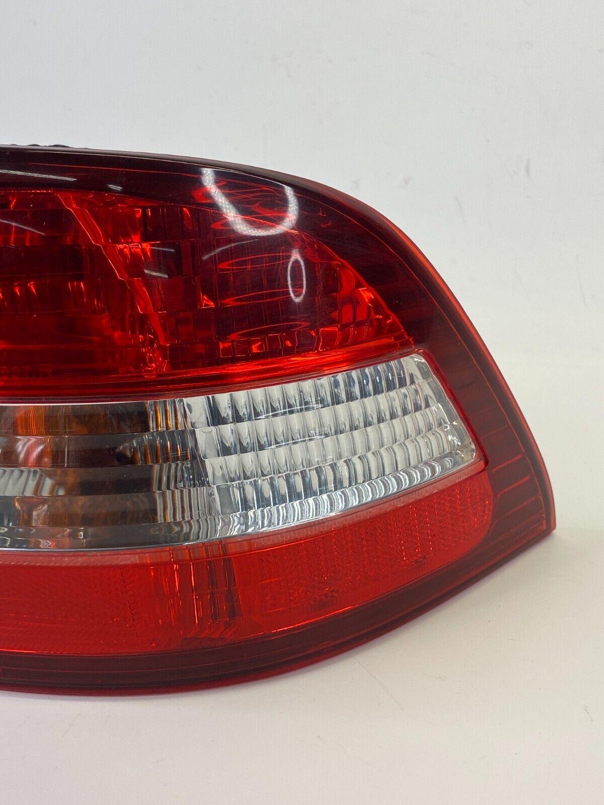 2000 2001 Lexus ES300 Rear Right Passenger Side Tail Light Outer Taillight Lamp