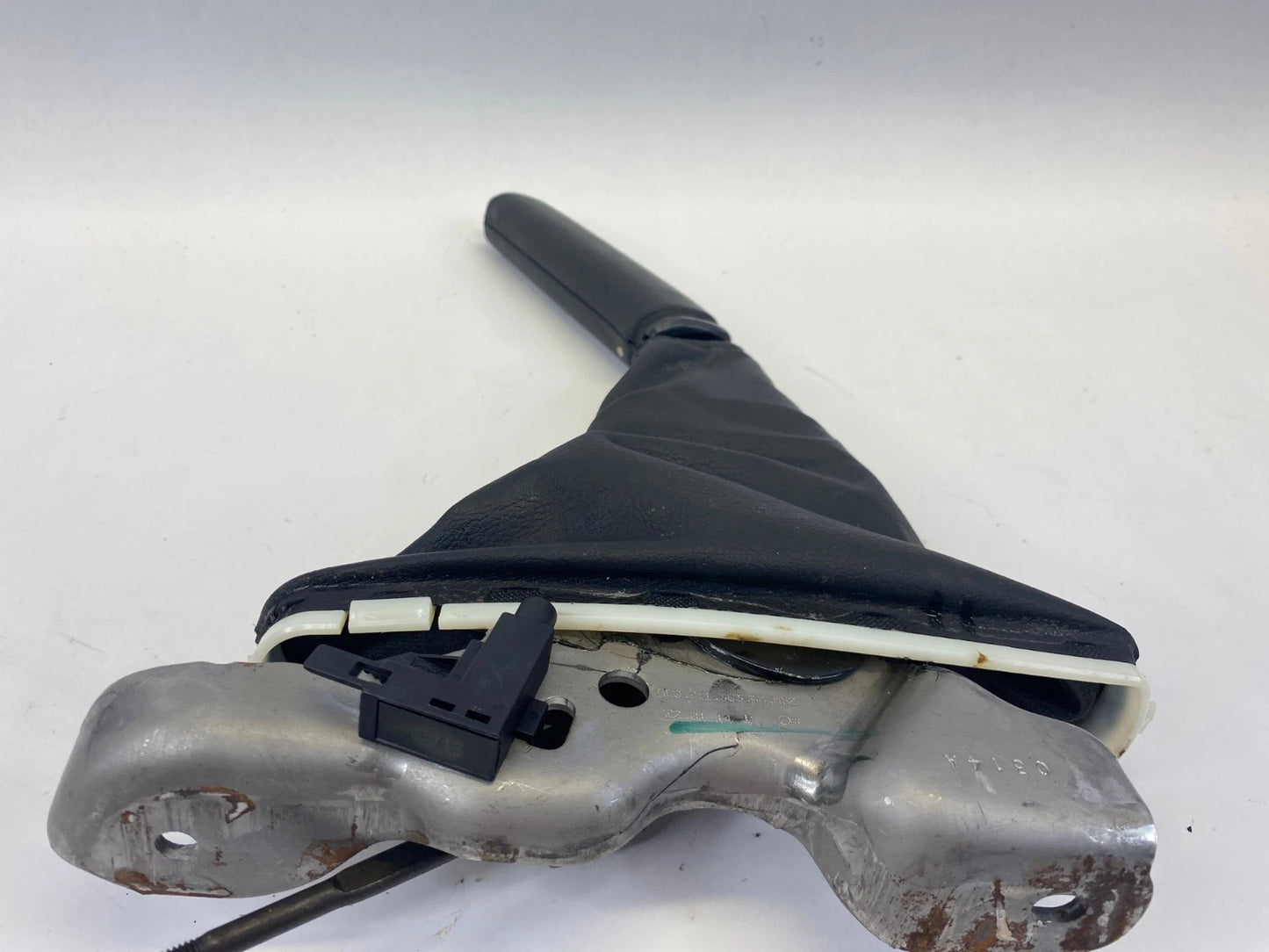 2011-2014 VOLKSWAGEN JETTA CENTER CONSOLE EMERGENCY PARKING BRAKE LEVER ASSY OEM