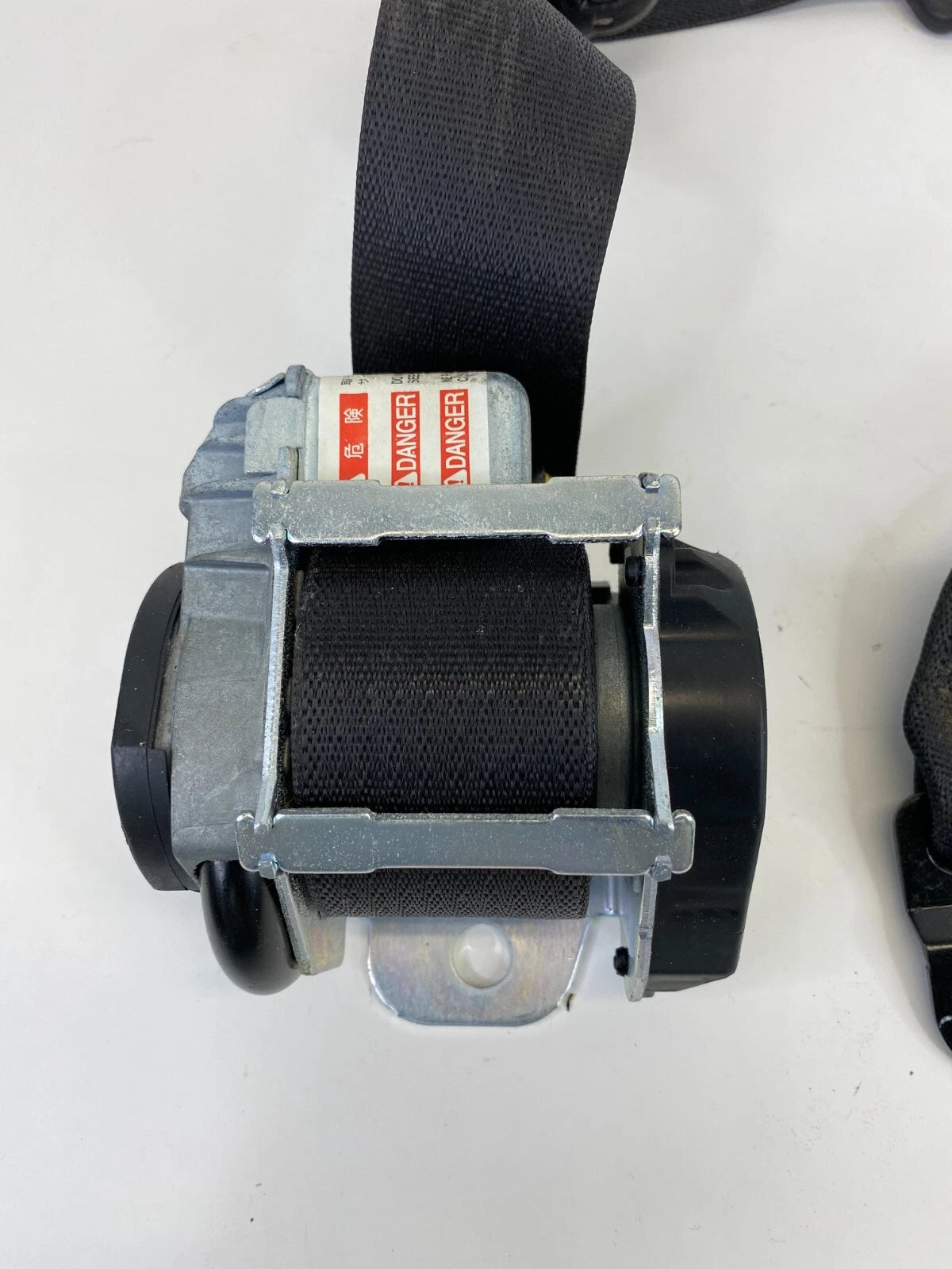 2009 2010 DODGE JOURNEY FRONT RIGHT PASSENGER SEAT BELT RETRACTOR 609067500D OEM