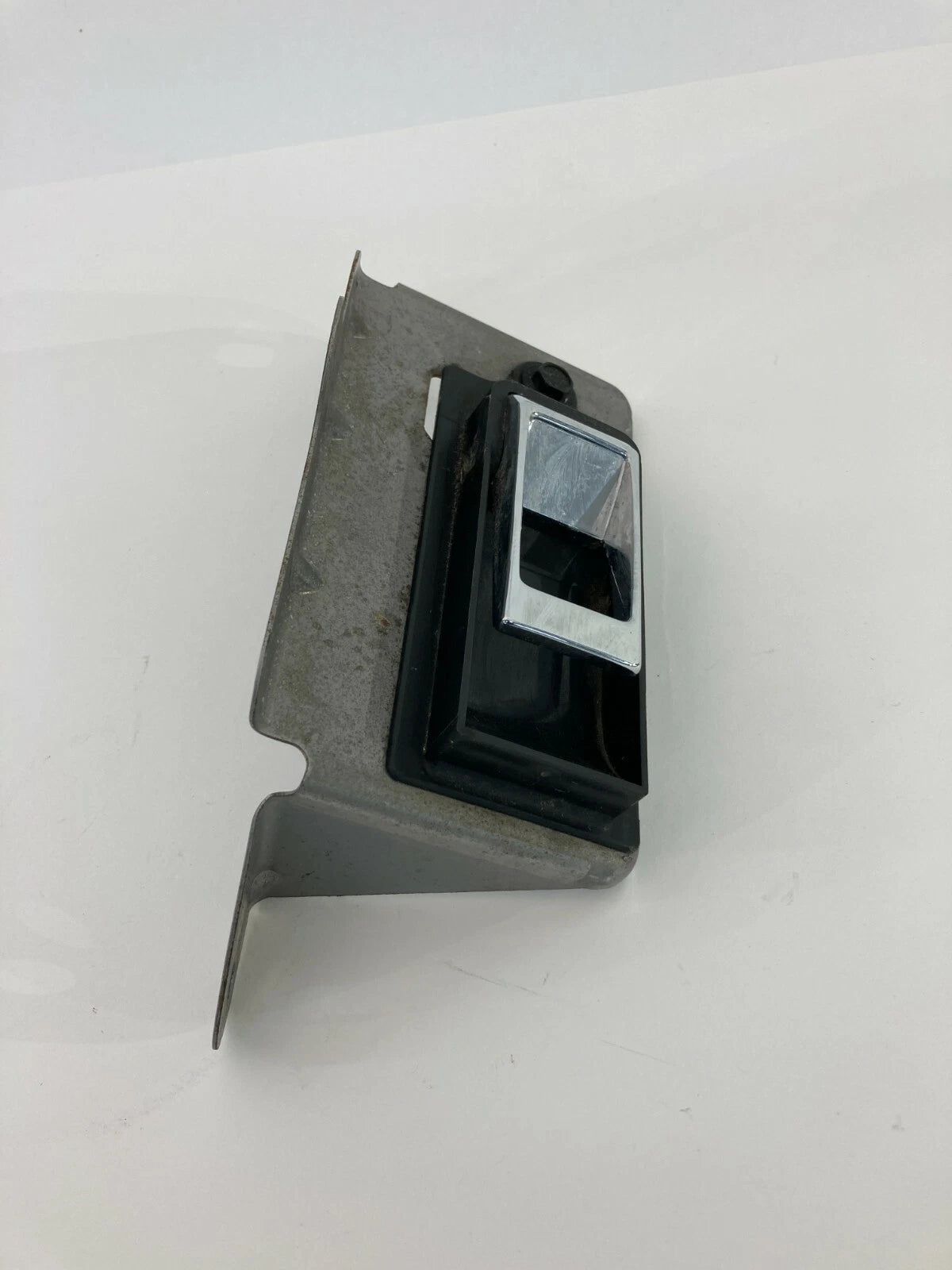 1990-1993 CHRYSLER IMPERIAL REAR RIGHT PASSENGER SIDE INTERIOR DOOR HANDLE OEM