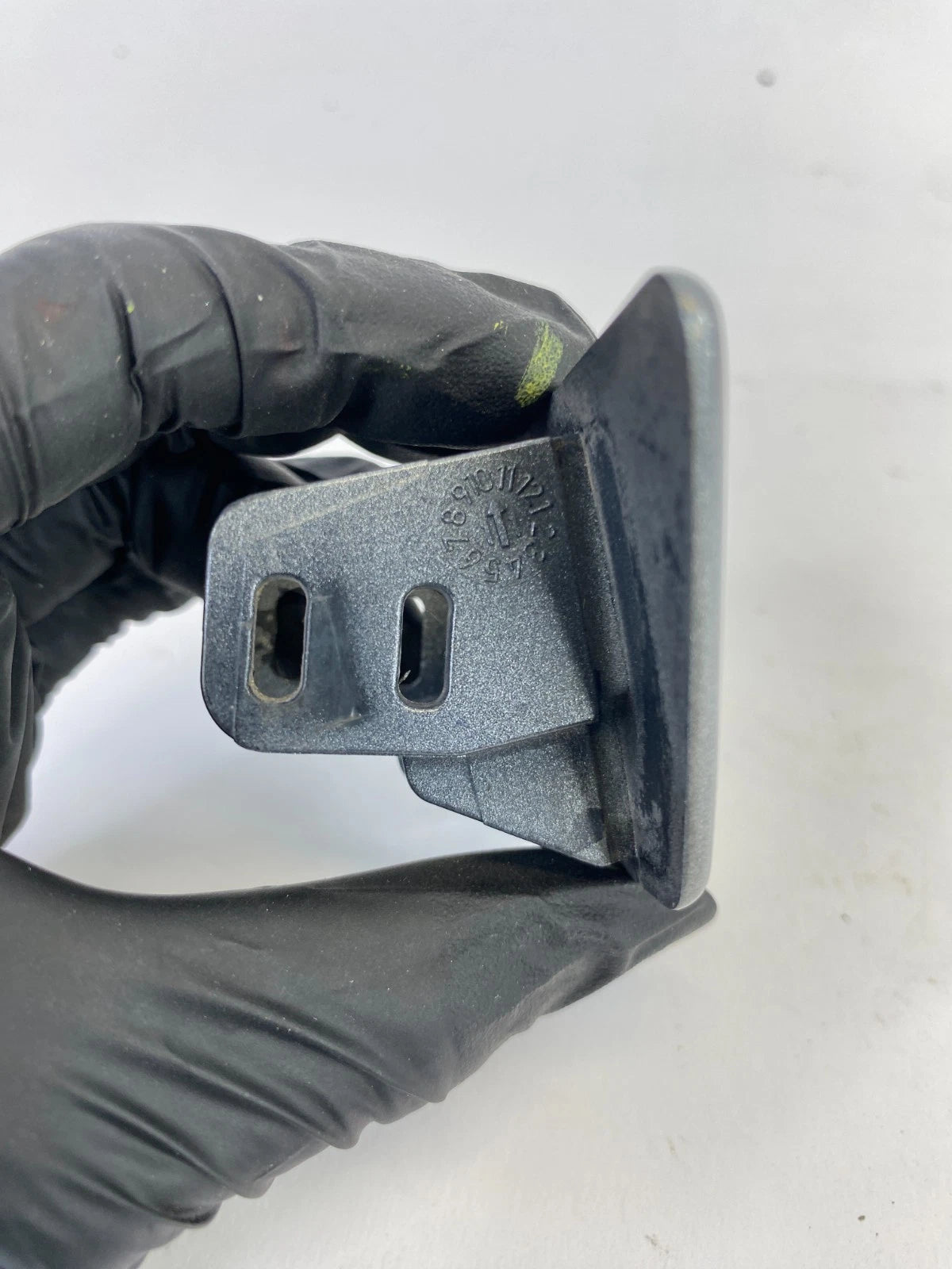 2009-2012 BMW 3 SERIES E90 E91 BUMPER FRONT RIGHT HEADLIGHT WASHER COVER CAP OEM