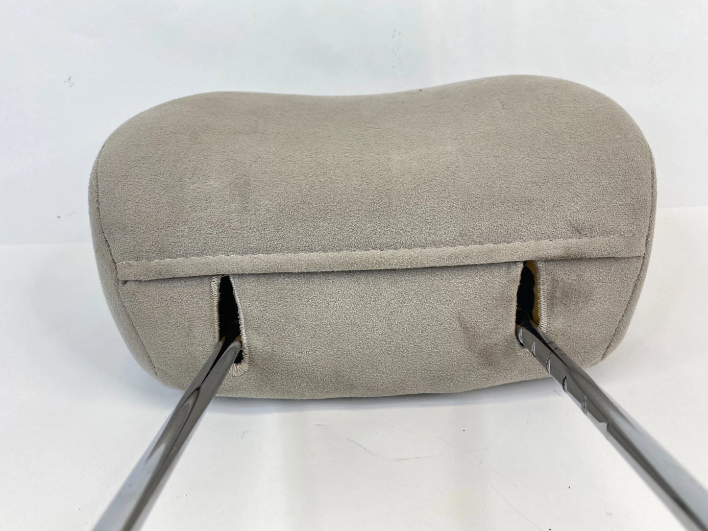 2007 2008 HYUNDAI SONATA SEDAN FRONT RIGHT PASSENGER SEAT HEADREST HEAD REST OEM