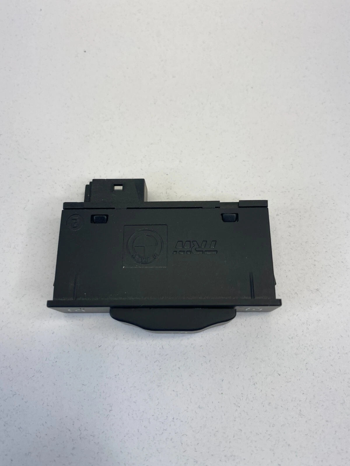 2007-2013 BMW 328I BASE REAR TRUNK LID LOCK RELEASE HOTEL SWITCH 61318379766 OEM
