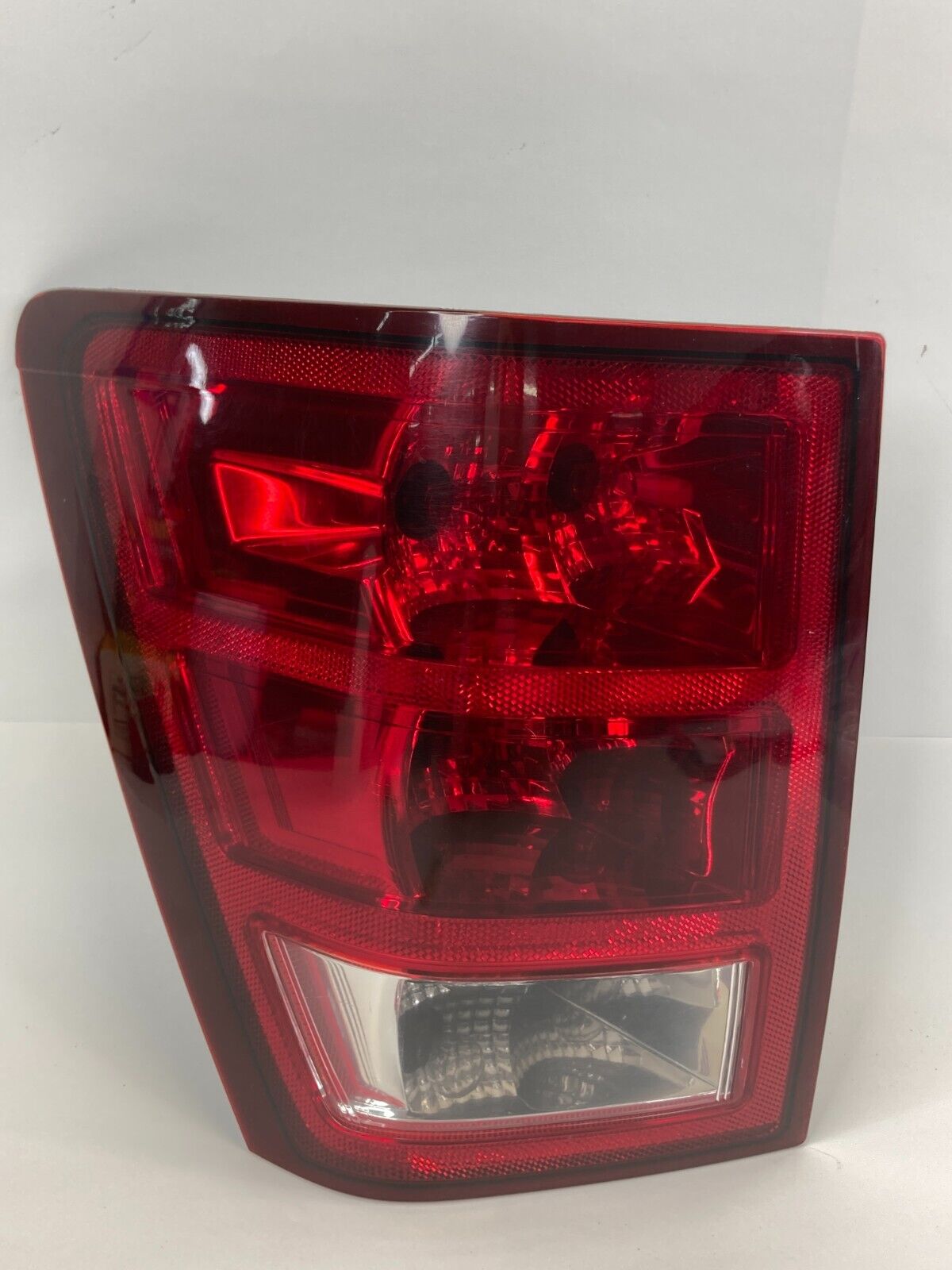 2005 2006 05 60 Jeep Grand Cherokee SUV Left Driver Side Tail Light Taillight