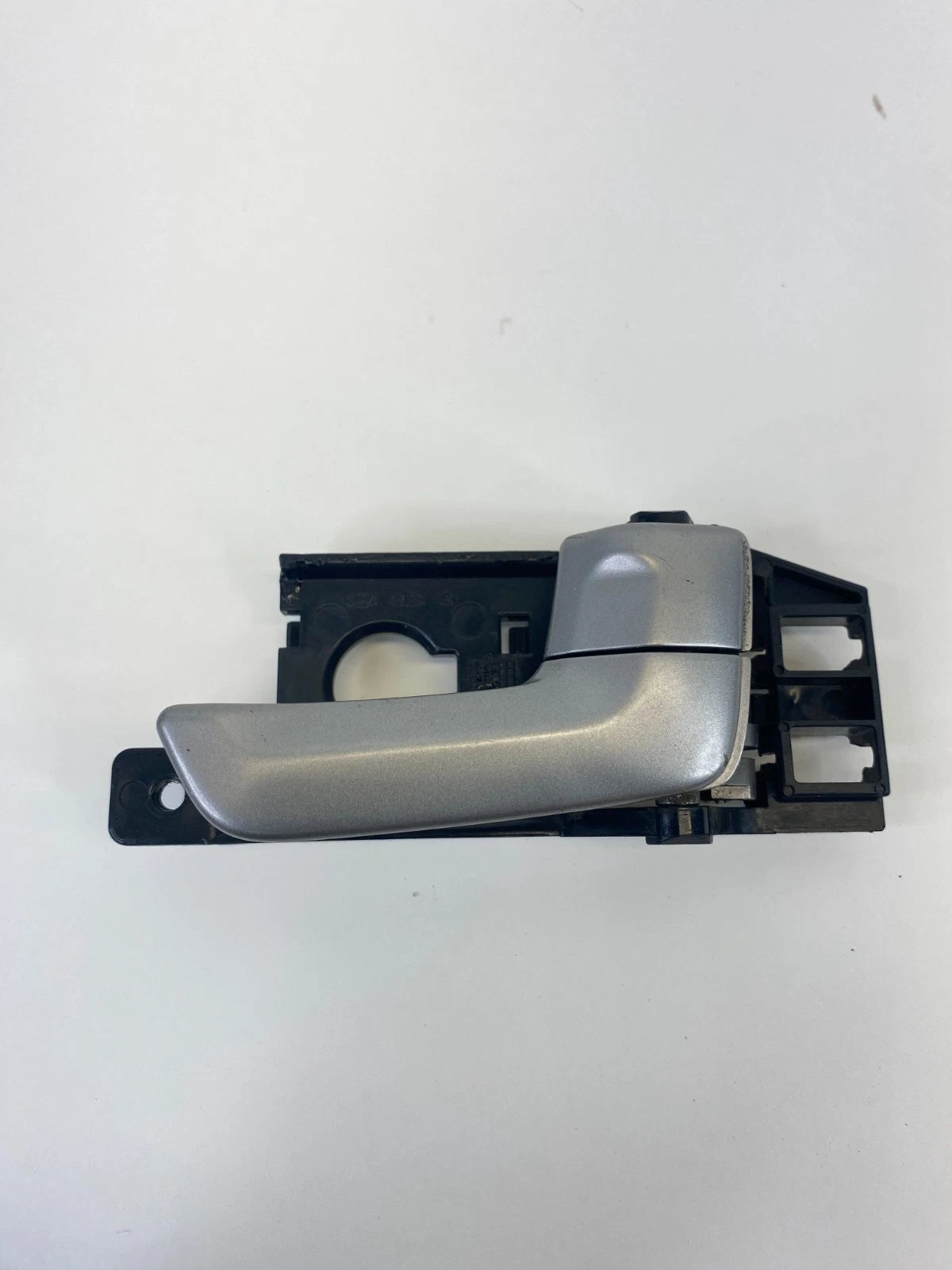 05-10 KIA SPORTAGE FRONT RIGHT PASSENGER INNER DOOR HANDLE SILVER OEM 82613-1F00