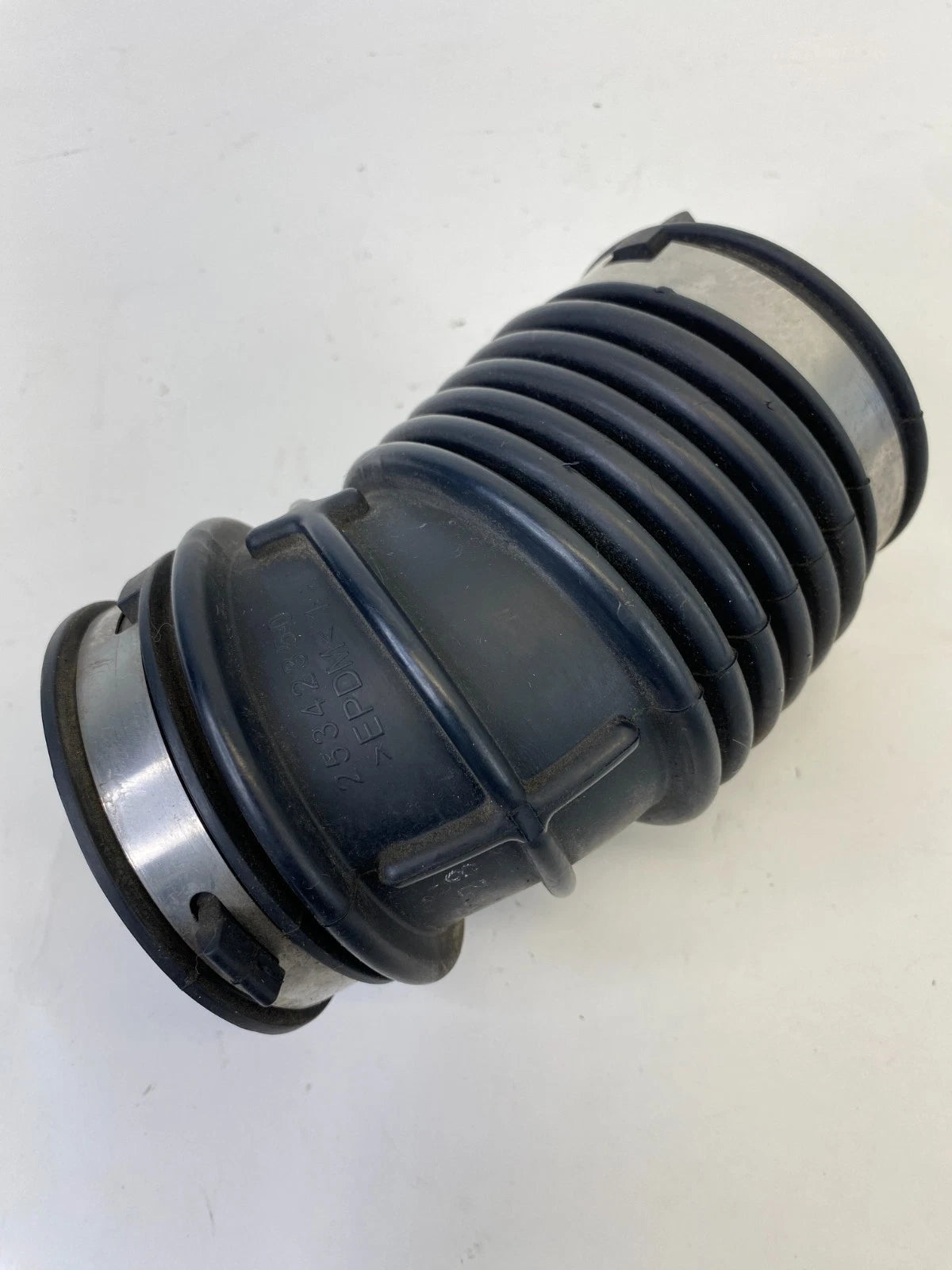 2008-2012 CHEVROLET MALIBU AIR INTAKE CLEANER FLOW HOSE OEM FACTORY 25342350