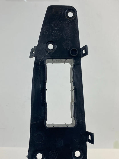 2011-2017 JEEP PATRIOT REAR RIGHT DOOR WINDOW SWITCH PLATE TRIM W/ PULL HANDLE