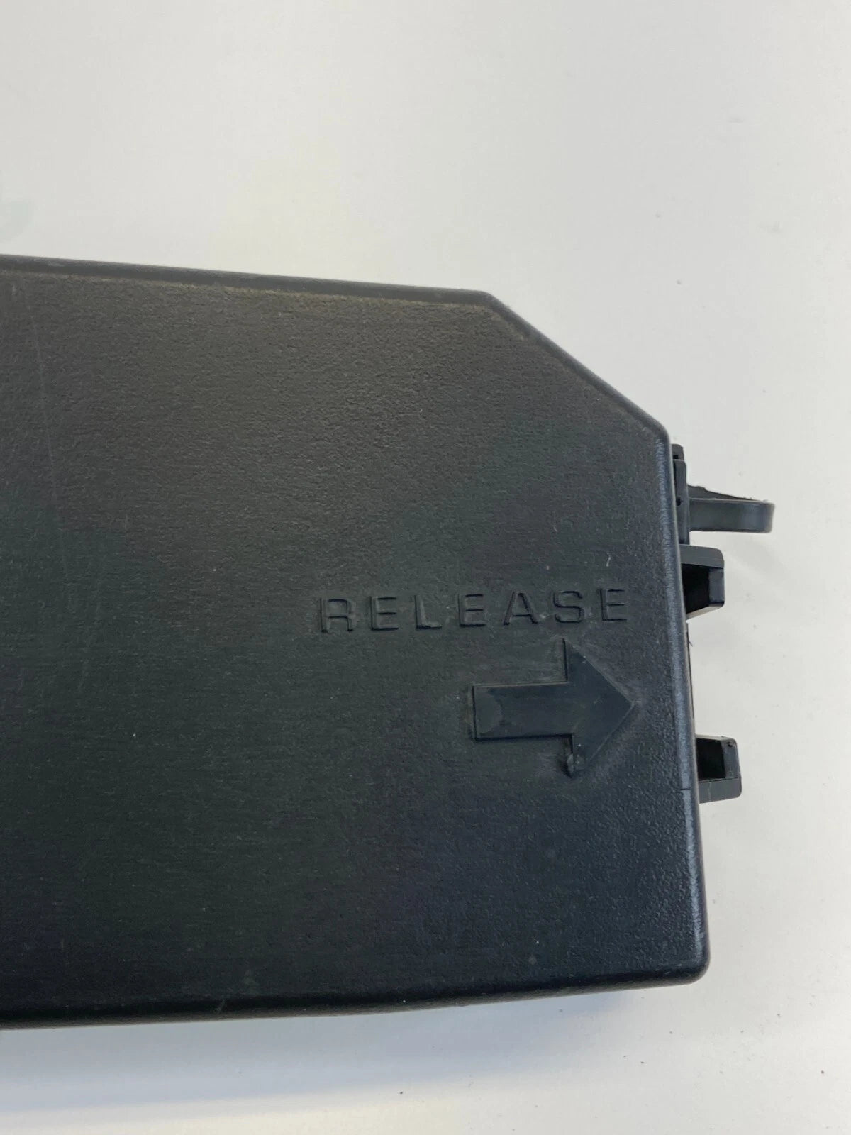 2009-2012 FORD ESCAPE FRONT ENGINE FUSE BOX LID COVER TRIM OEM FACTORY 3B0790100