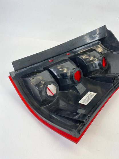 2002-2007 SATURN VUE LEFT DRIVER SIDE TAIL LIGHT TAILLIGHT TAILLAMP 22711437 OEM