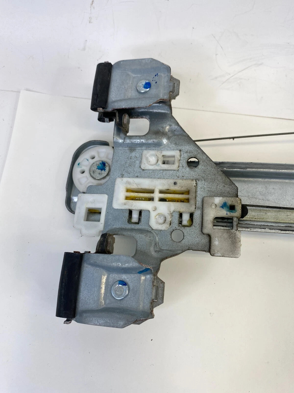 2010-2012 CADILLAC SRX REAR RIGHT SIDE WINDOW REGULATOR W/ MOTOR 0130822708 OEM