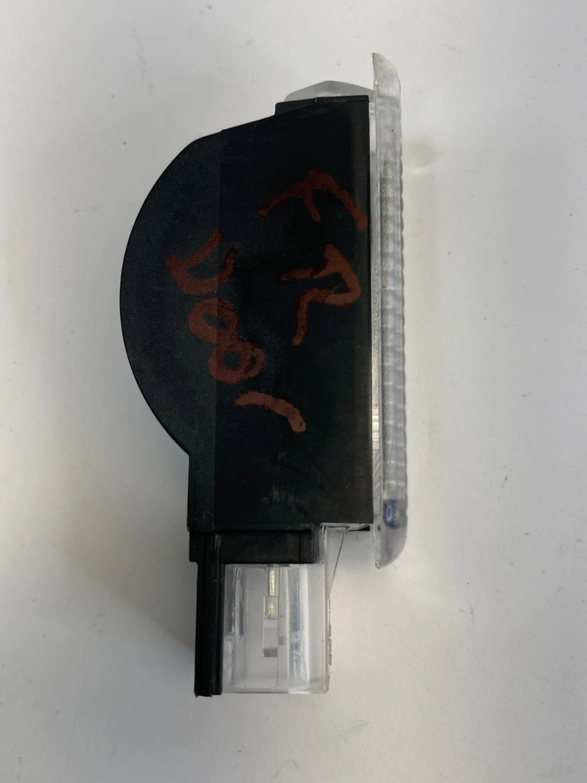 03-16 AUDI A4 QUATTRO FRONT RIGHT INNER DOOR COURTESY LIGHT LAMP 4B0947415A OEM
