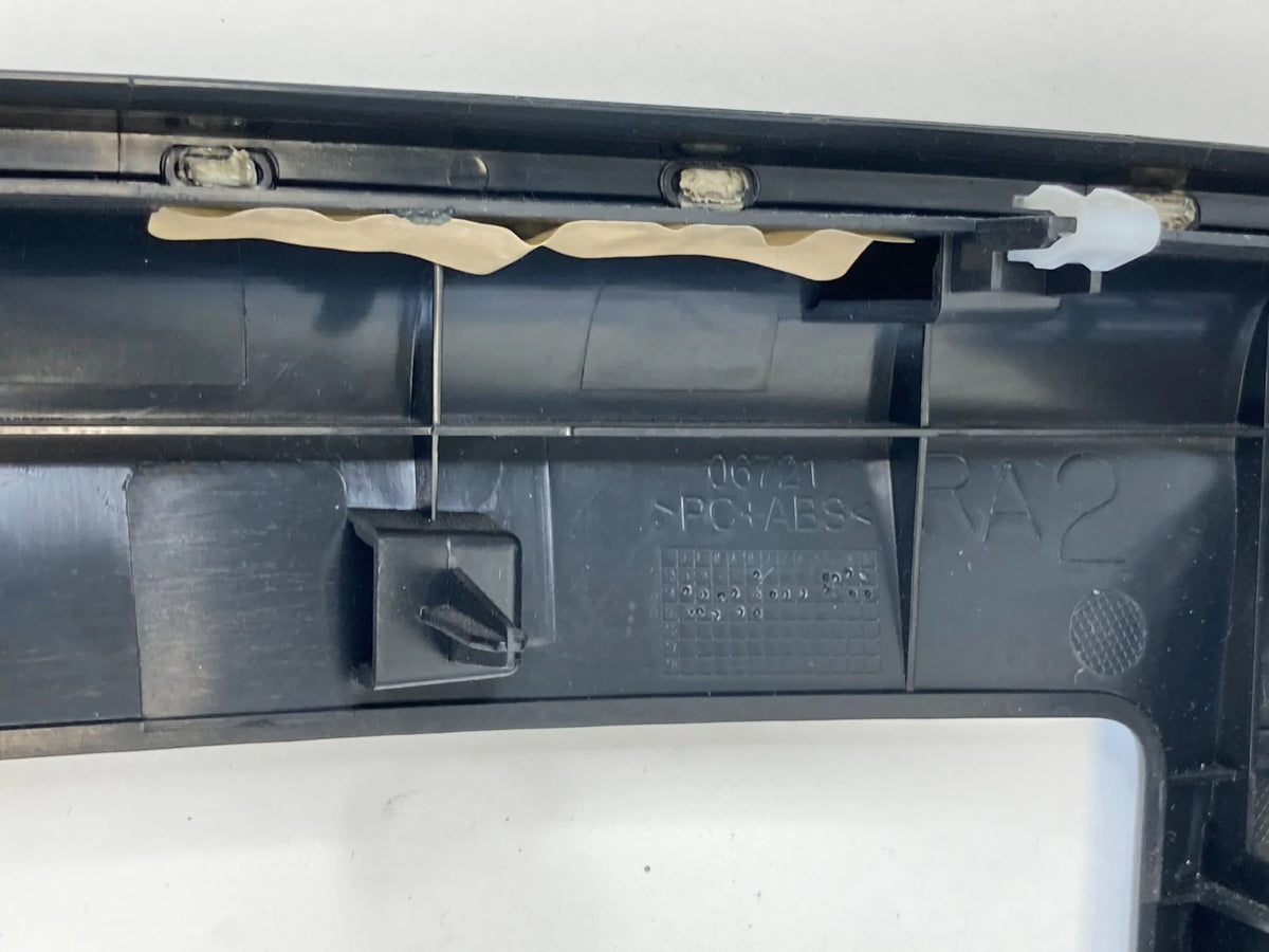 2015-2017 CHRYSLER 200 DASH RADIO PANEL BEZEL VENTS HAZARD SWITCH OEM 68160143AA