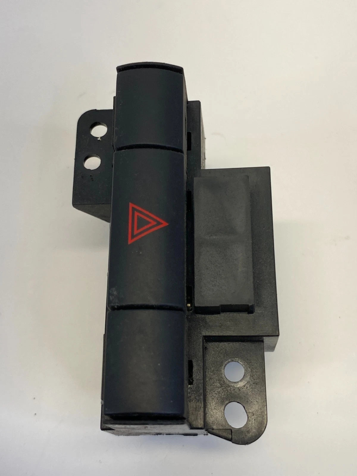2009 2010 CHRYSLER 300 HAZARD WARNING LIGHT CONTROL SWITCH 68025900AA