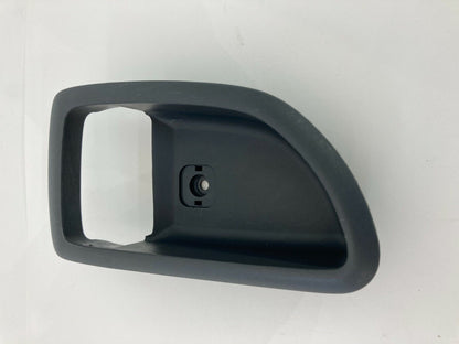 2003-2009 Kia Sorento Front Right Interior Door Handle Bezel Cover 82622-3E000