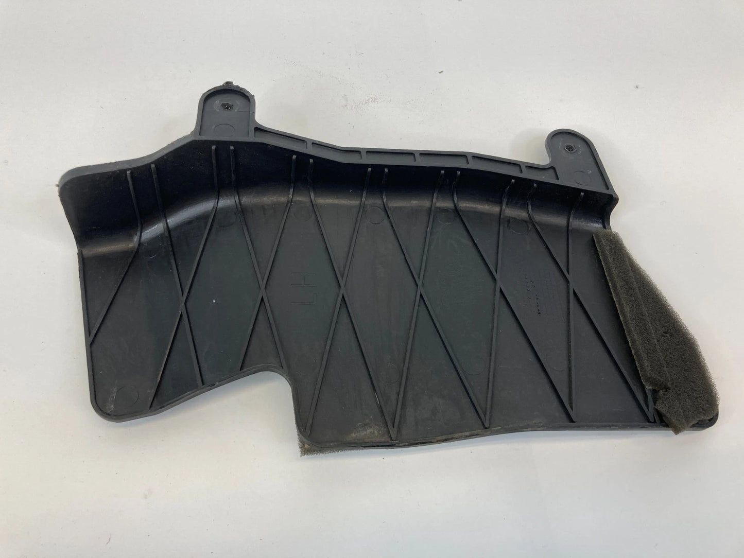 2006-2011 HYUNDAI ACCENT SEDAN REAR LEFT SIDE DOOR SAFETY LOCK COVER 81476-1E000
