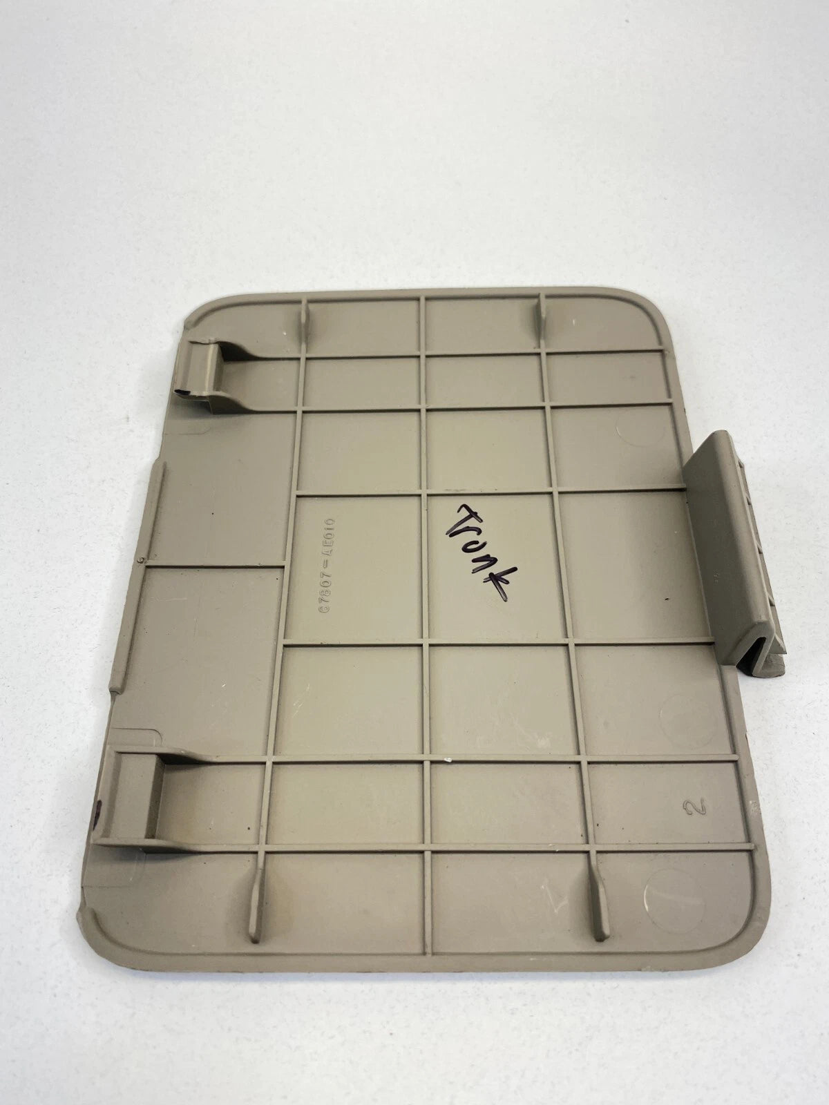 2004-2010 TOYOTA SIENNA LIFTGATE ACCESS PANEL COVER CAP TRIM 67807-AE010 OEM