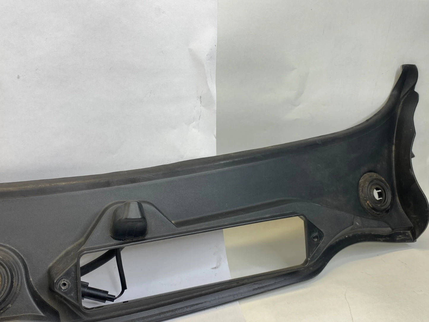 2007 2008 BMW 335XI COUPE FRONT WINDSHIELD WIPER COWL TRAY COVER PANEL TRIM OEM