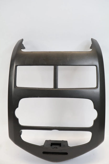 2012-2016 CHEVROLET SONIC CENTER DASH RADIO TRIM BEZEL 95157880 OEM FACTORY