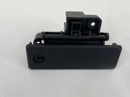 2003 2004 LINCOLN NAVIGATOR GLOVE BOX LOCK LATCH HANDLE W/O KEY 2C5A-7806004-AEW