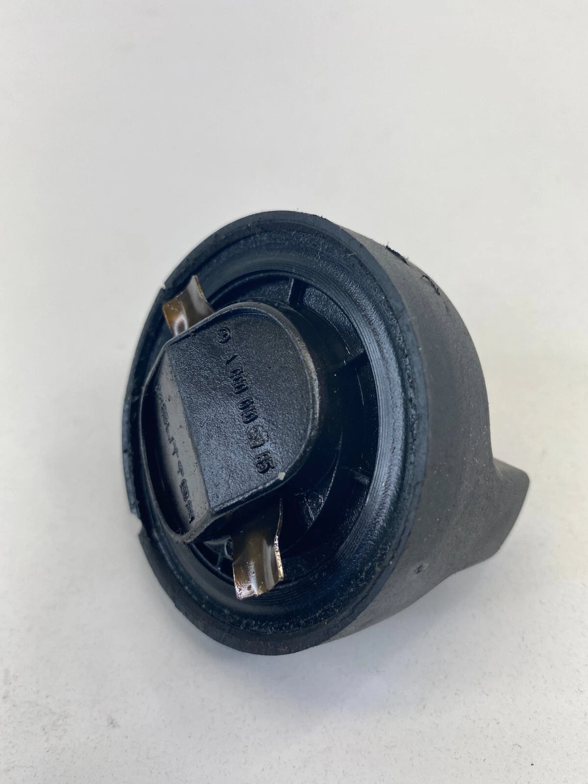 2006 2007 MERCEDES-BENZ C280 C 280 06-11 C350 ENGINE OIL FILLER COVER CAP OEM