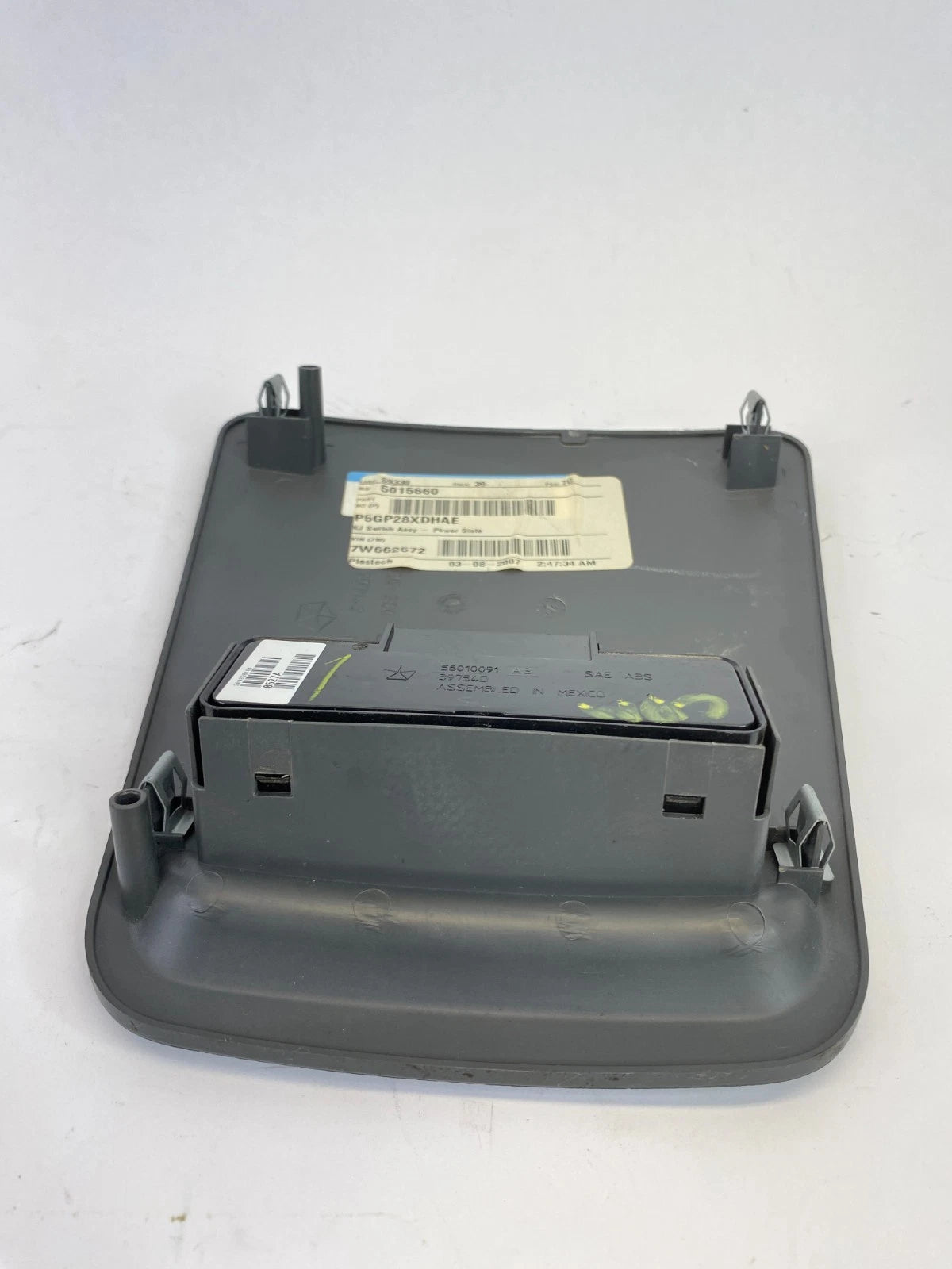 2002-2007 JEEP LIBERTY REAR CONSOLE POWER WINDOW SWITCH BEZEL W/ SWITCH 5GP28XDH