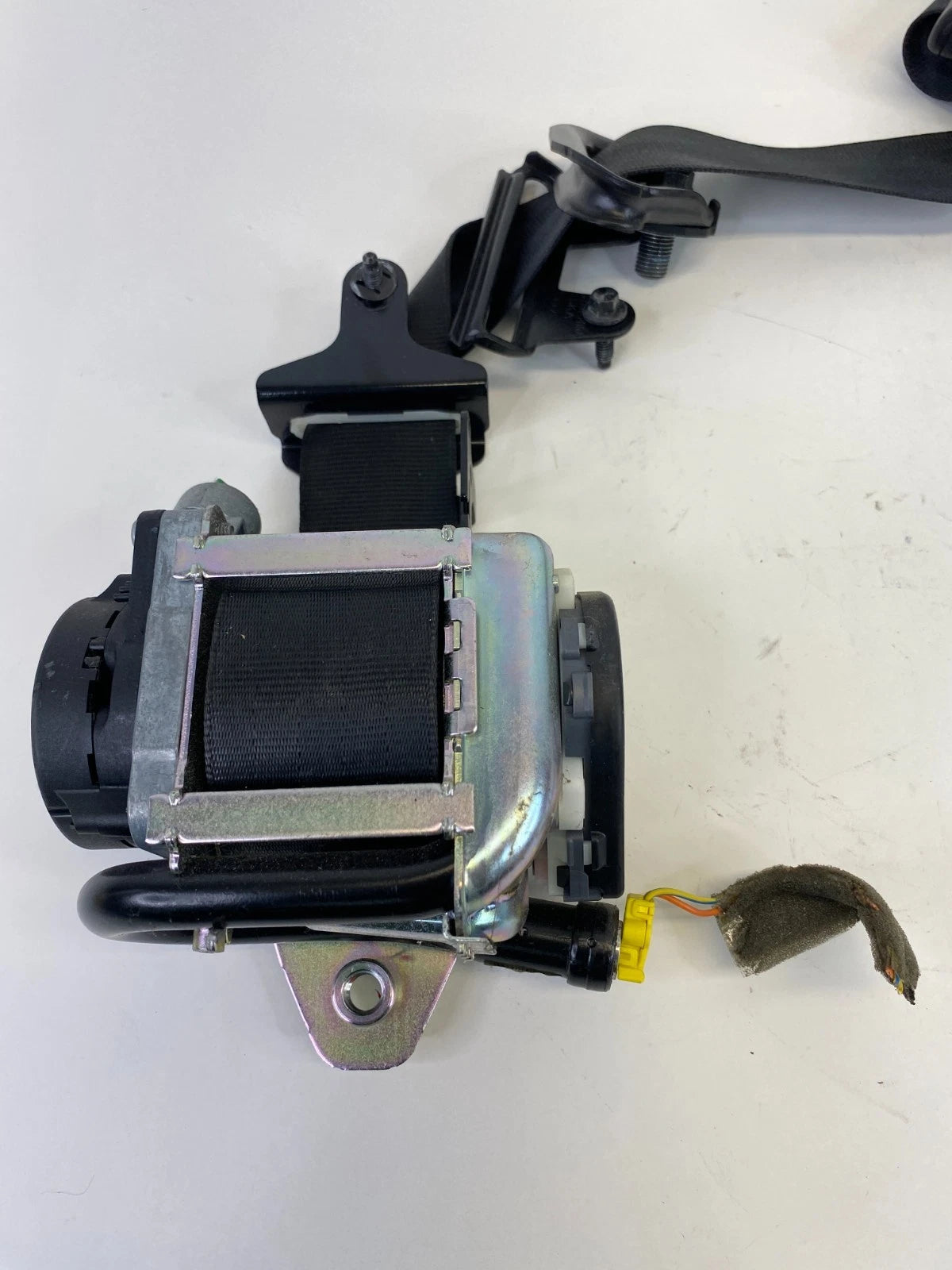 2012-2018 Volvo S60 Front Right Passenger Side Seat Belt Retractor 616156000 OEM