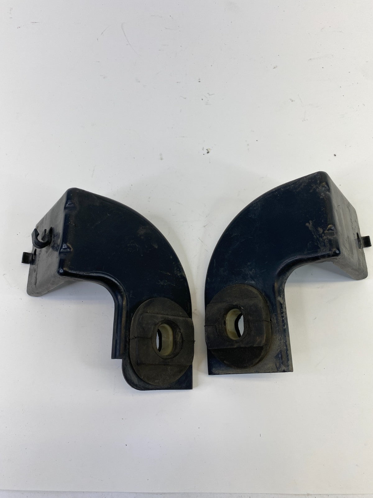 2007-2017 Jeep Patriot Lower Radiator Mount Support Bracket Pair 2900082A1 OEM