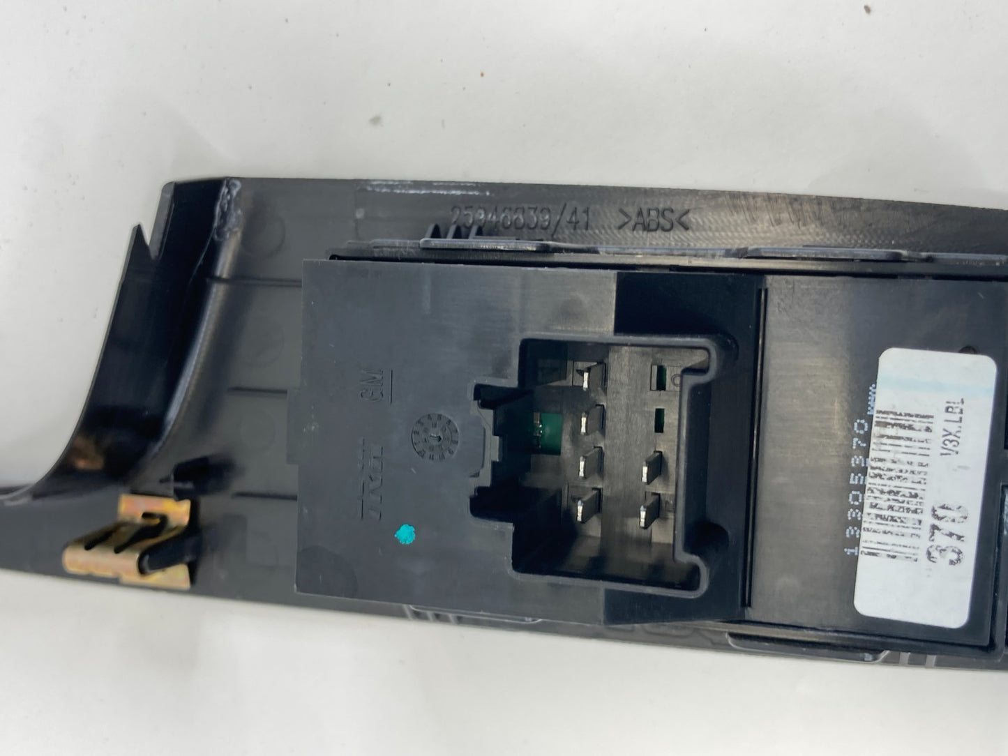 2010-2017 Chevrolet Equinox Front Right Door Window Control Switch 25946839 OEM