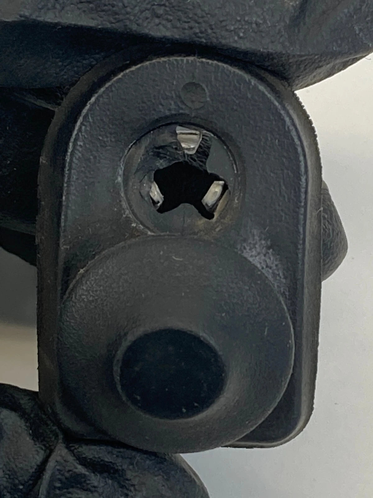 1997-2004 MITSUBISHI MONTERO SPORT REAR LEFT DOOR JAMB AJAR LAMP SWITCH SENSOR