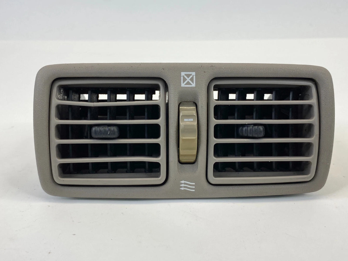 1998-2005 LEXUS GS300 REAR CENTER CONSOLE LOUVER AIR VENT GRILLE 58860-30020 OEM