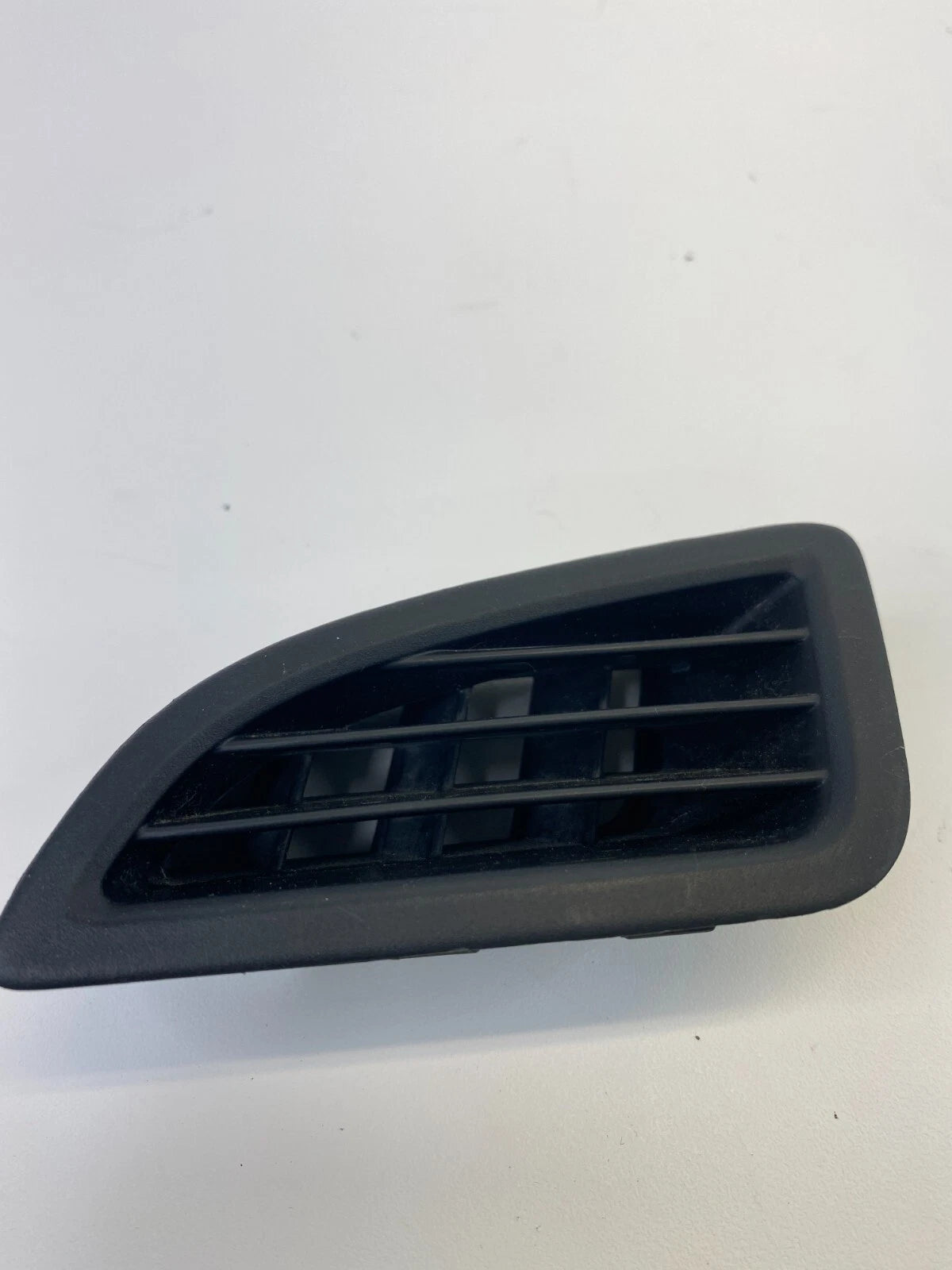 2011-2016 HYUNDAI ELANTRA SEDAN RIGHT DASH DEFROSTER A/C AC AIR VENT GRILLE OEM