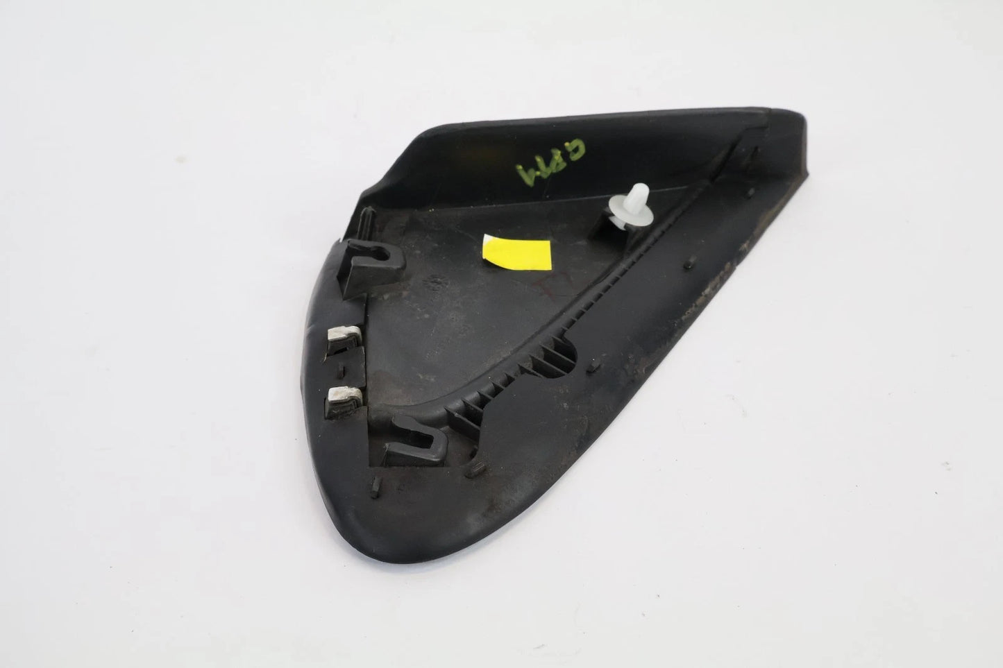 2016-2019 CHEVROLET CRUZE FRONT LEFT FENDER UPPER REARWARD CORNER TRIM BEZEL
