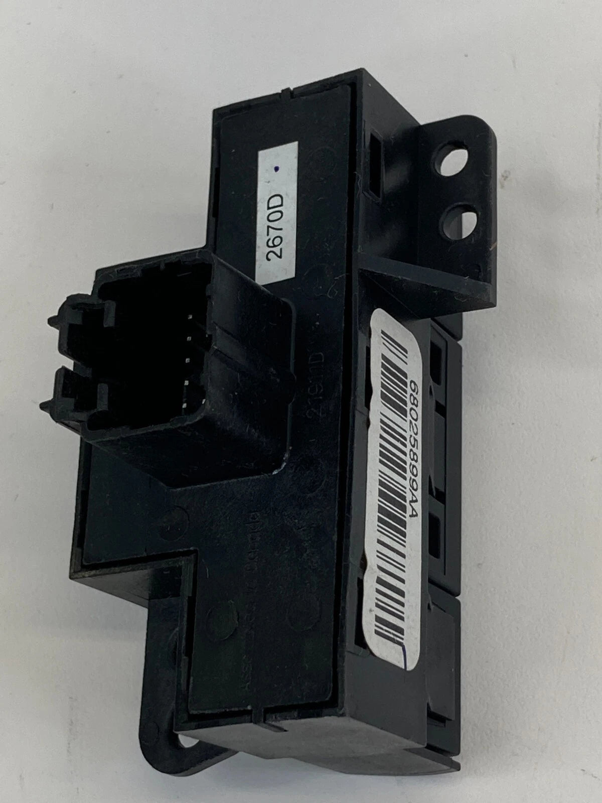 09 10 CHRYSLER TOWN & COUNTRY DASH HAZARD ESP OFF CONTROL SWITCH 68025899AA